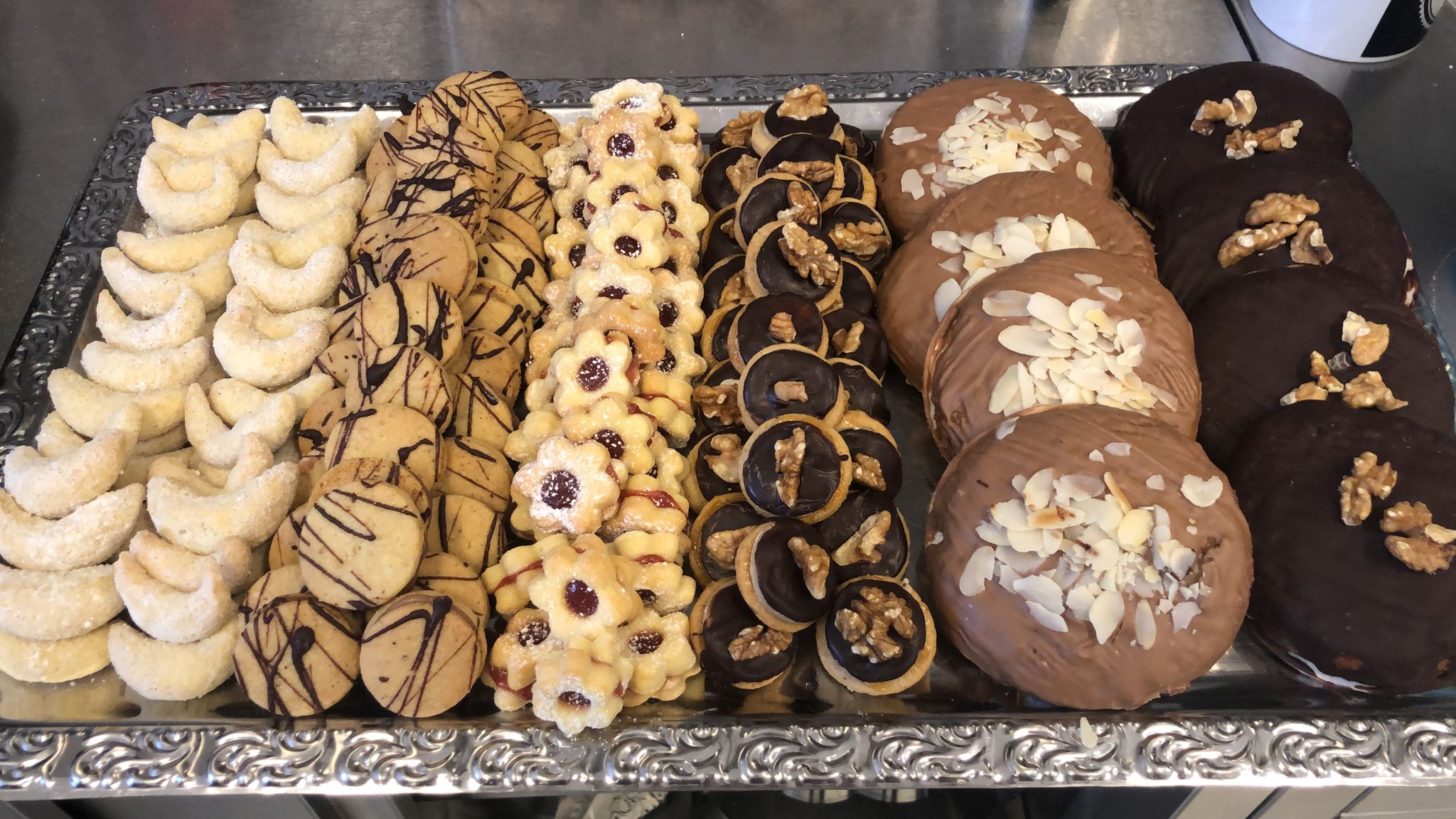 Frisch gebackene Bio-Plätzchen aus unserer Backstube